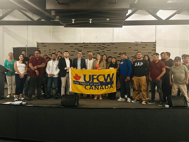 Semigrante capacita a trabajadores agrícolas para que conozcan sus derechos: