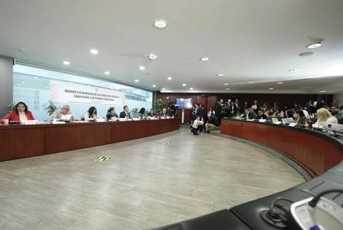 Senado aprueba CURP biométrica pese a críticas