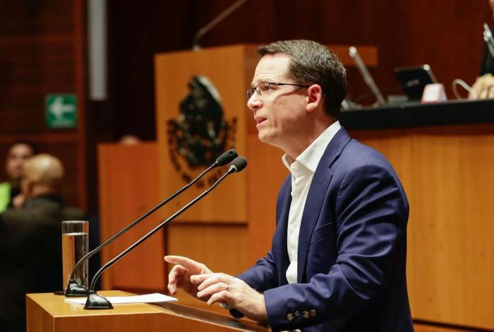 Senadores de oposición piden investigar a AMLO por tema del ‘huachicol’