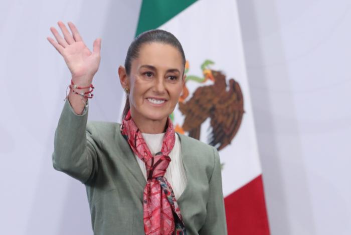 Sheinbaum celebra designación de árbitra mexicana para el Mundial 2026
