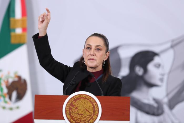 Sheinbaum dice que inflación "está controlada" y celebra baja de tipos del Banco de México