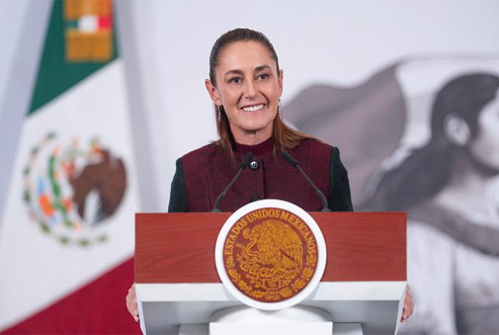 Sheinbaum plantea reactivación de Altos Hornos de México y urge "justicia" para empleados