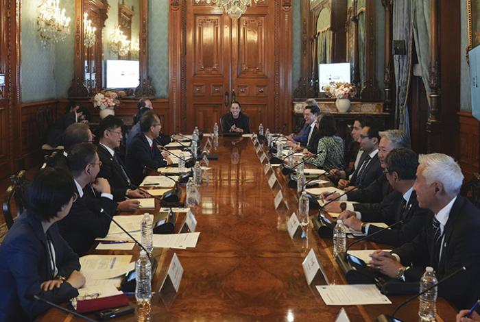 Sheinbaum se reúne con delegación empresarial japonesa para impulsar inversiones