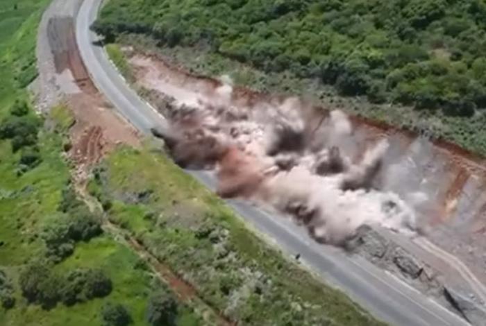 SICT: Hasta nuevo aviso, se cancelan “voladuras” con dinamita en la Siglo XXI, por obras de ampliación