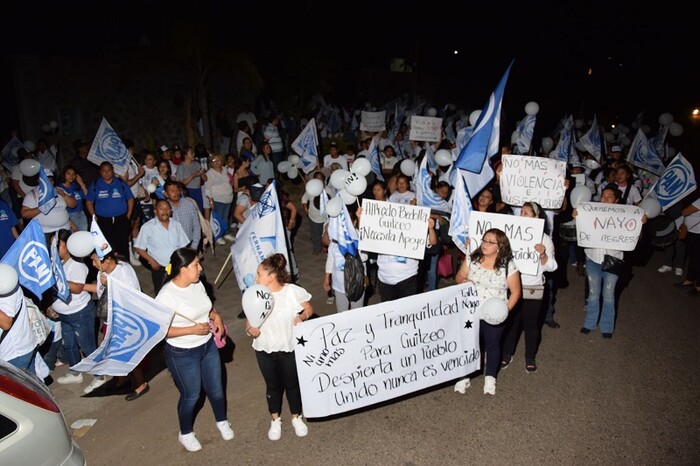 Simpatizantes del PAN en Cuitzeo claman por la localización de Jose Bernardo Aguirre