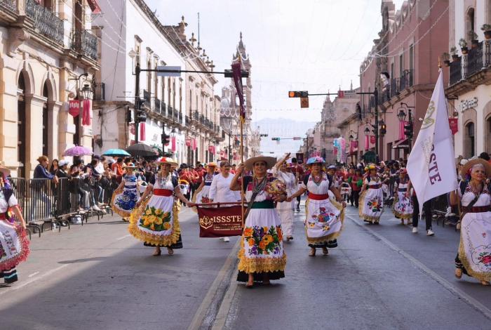 Sin contratiempos y en ambiente familiar se realizan desfiles por el 115 Aniversario de la Revolución Mexicana en Michoacán: Segob