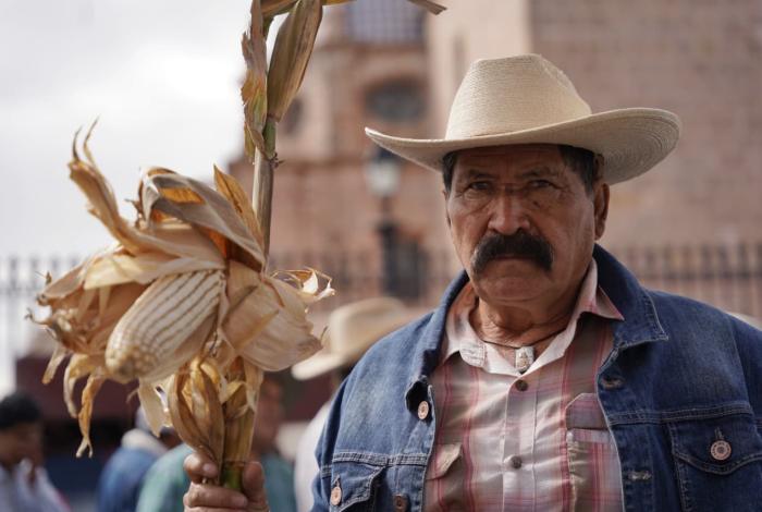Sin maíz no hay país: hombres y mujeres del campo, enfrentan la peor crisis