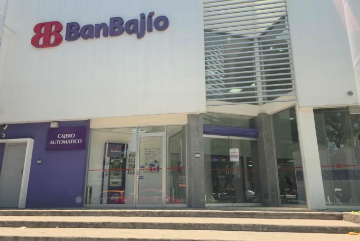 Solitario ladrón asalta Banbajío y se lleva 20 mil pesos