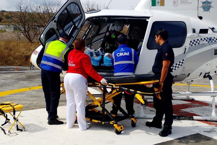 SSM y SSP coordinan traslado aeromédico de joven herido en accidente de moto