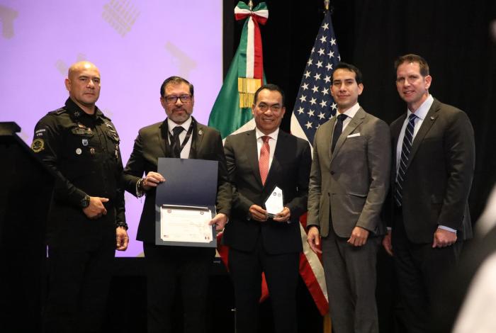 SSP y FGE reciben reconocimiento por combate al uso ilegal de explosivos y armas de fuego