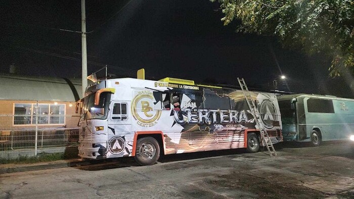 Sufre conato de incendio autobús de la Banda Certera en Morelia