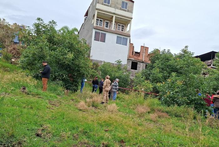 Sujeto en presunto estado de ebriedad, muere al caer de la azotea de su casa en Peribán