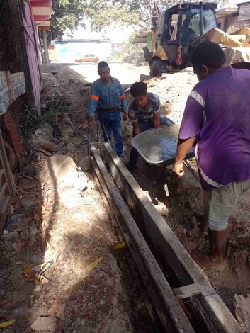 Suman Esfuerzos para Mejora de Calles en LC