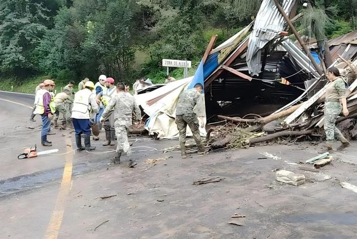 Suman ya 41 fallecidos por lluvias en cinco estados de México