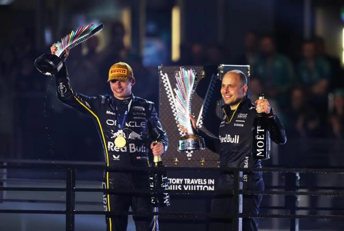 ¡Súper Max Verstappen conquista el Gran Premio de Las Vegas y mantiene el sueño del título!