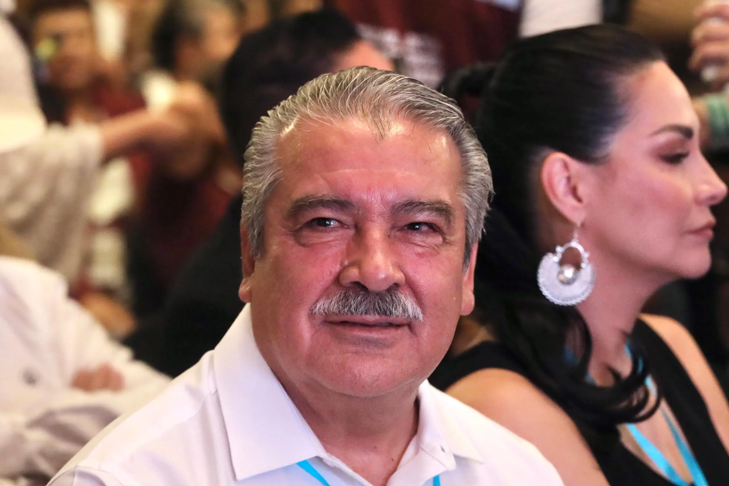 Supera Morón a perfiles del PAN y el PRI por la gubernatura