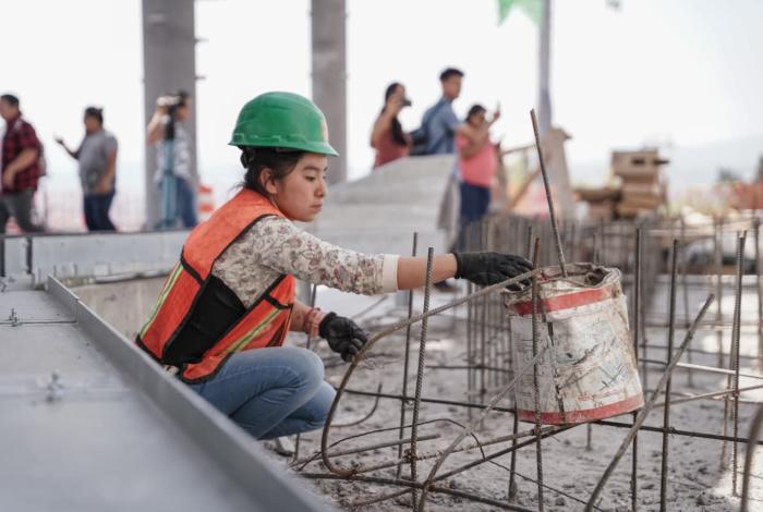 También las mujeres le dan forma a la estación 2 del Teleférico