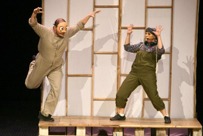 Teatro Ocampo vibró con la puesta en escena “Gravedad Cero”