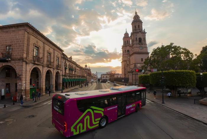 Teleféricos y Morebús, primeros transportes públicos adaptados para personas con discapacidad en Michoacán: Bedolla