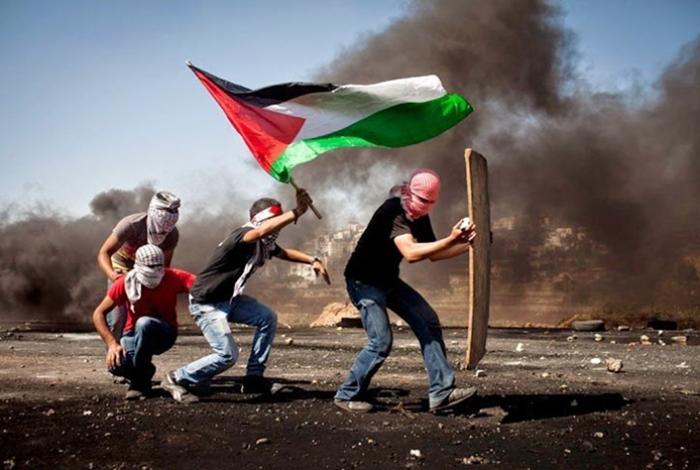 Tensión y enfrentamientos entre grupos judíos y manifestantes pro Palestina en Milán