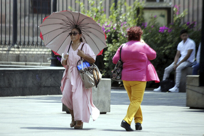 Tercera ola de calor cumple una semana con 45 grados en 19 estados del país