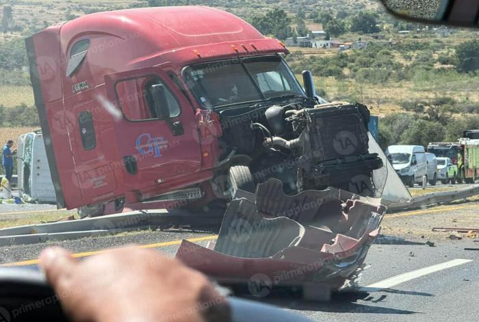 Terrible choque deja siete mu3rt0s en la autopista de Occidente; ya fueron identificados