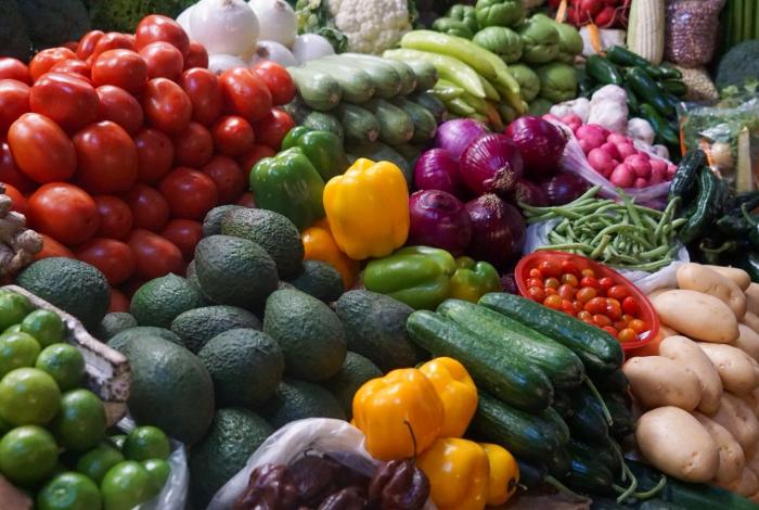 Tianguis de la Feria de Morelia, mejores precios de canasta básica: Sedeco