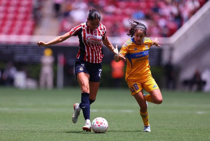 Tigres Femenil derrota a Chivas con doblete de Jennifer Hermoso