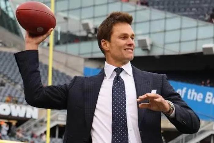Tom Brady sale del retiro para jugar en Arabia Saudita
