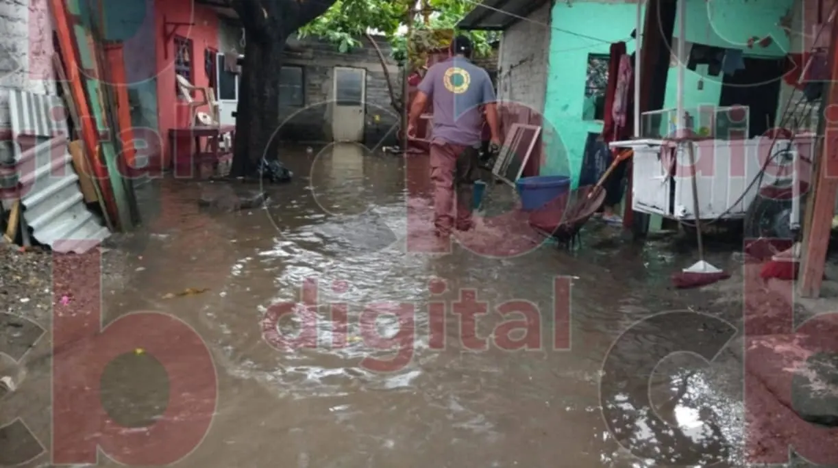 Tormenta deja varias casas dañadas en Apatzingán