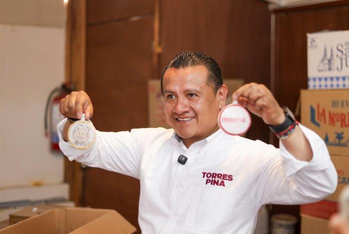 Torres Piña reconoce en Tlalpujahua una historia de lucha, arte y trabajo