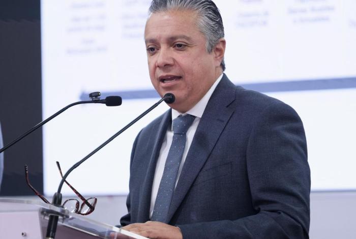 Trabajadores de la UMSNH reciben sus sueldos, aguinaldos y prestaciones: Luis Navarro