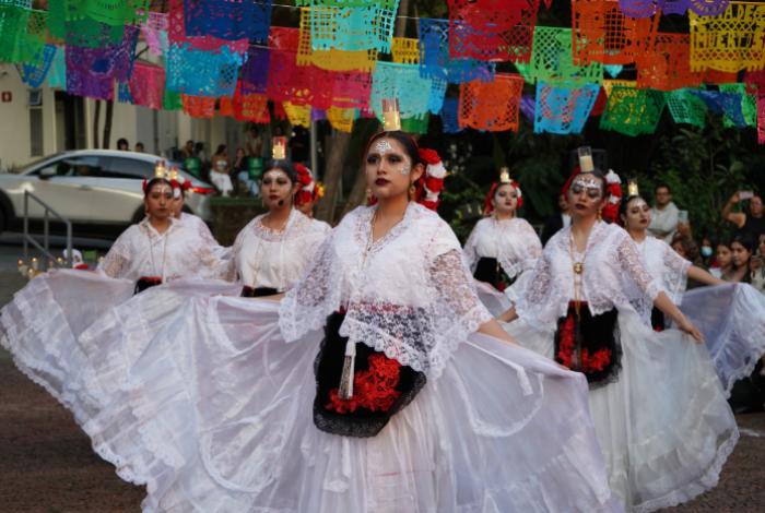 Tradición, arte y comunidad: así celebra la UNLA el Día de Muertos
