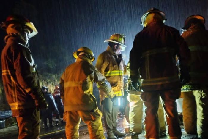 Trágico accidente en Chilchota suman 7 muertos; detienen a conductor de tráiler