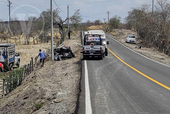 Trágico accidente en la carretera Zitácuaro-Ciudad Altamirano deja dos muertos en San Lucas