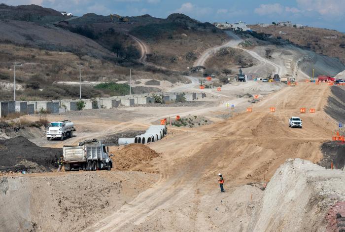 Tramo 5 del nuevo periférico al 60%, expone gobernador