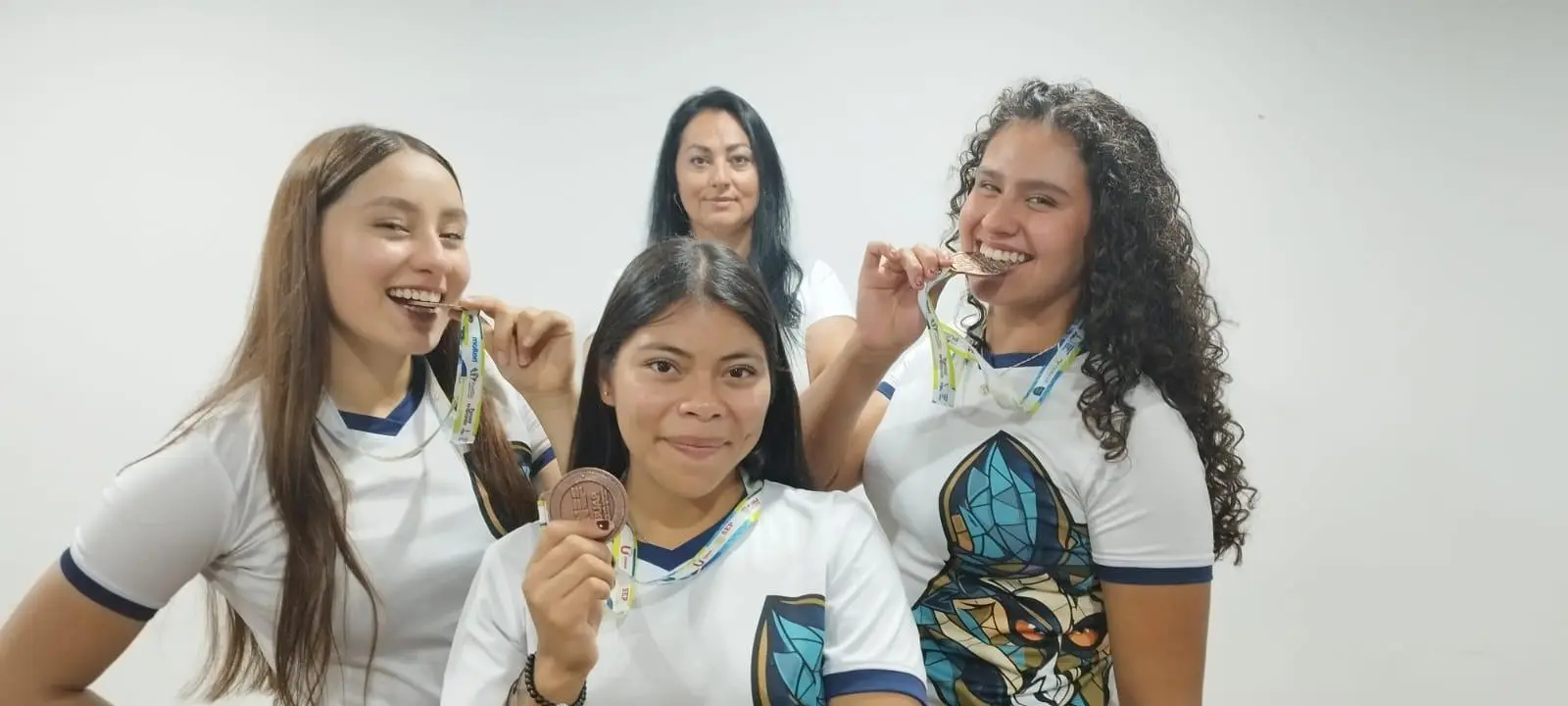Tras 11 años, voleibol de playa nicolaita rompió con sequía de medalla en Universiada Nacional