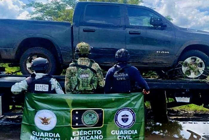 Tras enfrentamiento, aseguran camioneta con cartuchos en Parácuaro