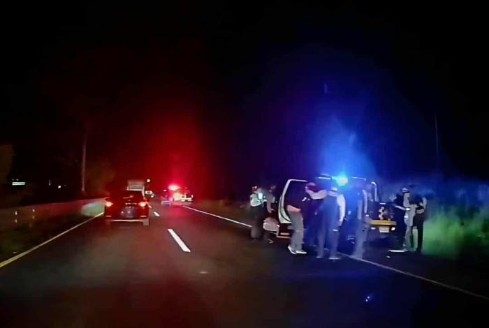 Tras persecución Policía Morelia recupera camioneta robada; hay 2 detenidos