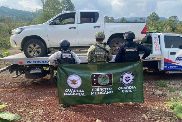 Tras repeler agresión en Parácuaro, SSP y Defensa aseguran camionetas robadasy municiones