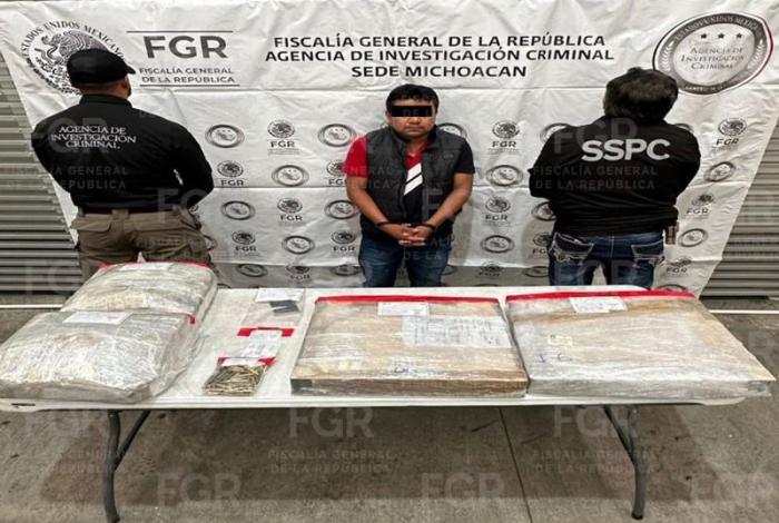 Trasladaba más de 8 mil cartuchos para armas de fuego ¡en un autobús de pasajeros!