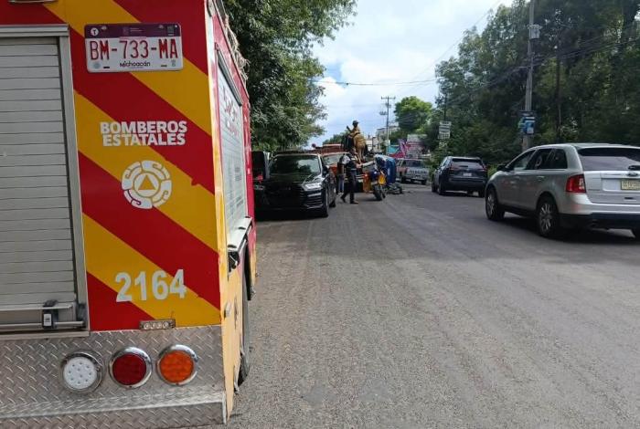 Tres lesionados en choque-volcadura en la antigua carretera a Pátzcuaro