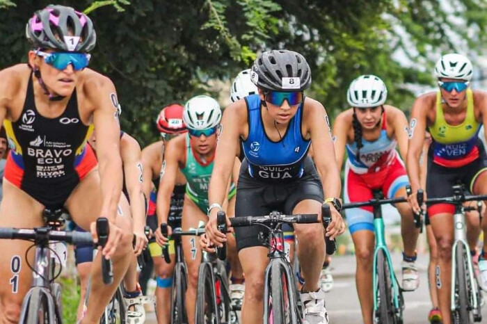 ¡Triunfo para Morelia!; atleta Daniela Camacho gana la Copa Internacional Ixtapa en Triatlón