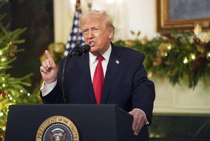 Trump abre su discurso a la nación atacando a los migrantes y al sistema político anterior