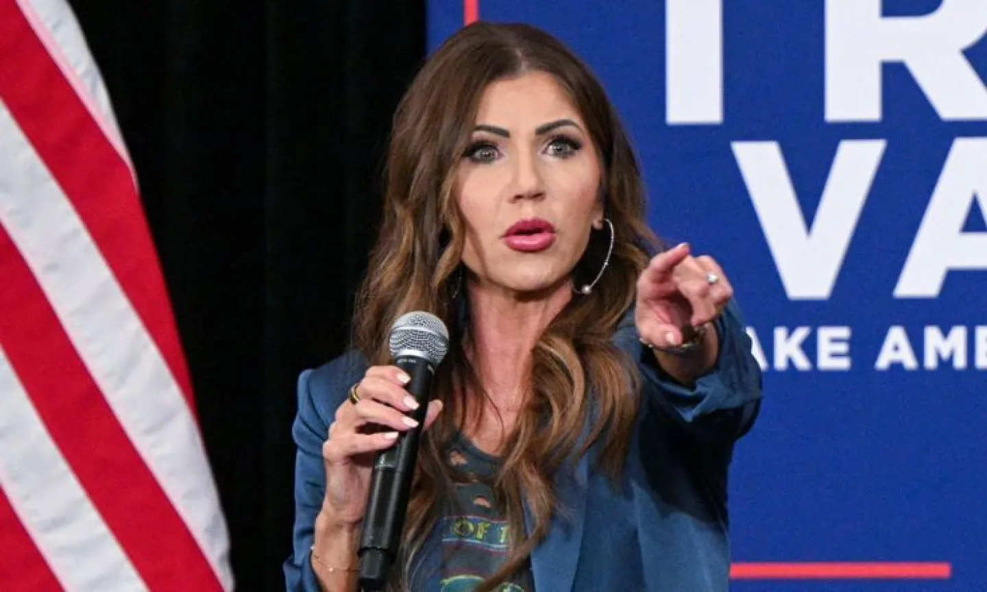 Trump destituye a la secretaria de Seguridad Nacional Kristi Noem