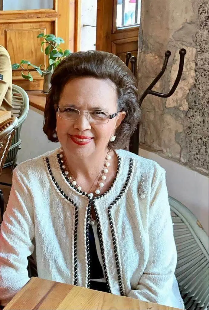 UMSNH reconoce trayectoria de la licenciada Guadalupe Morales, ejemplo de entrega y compromiso con la educación