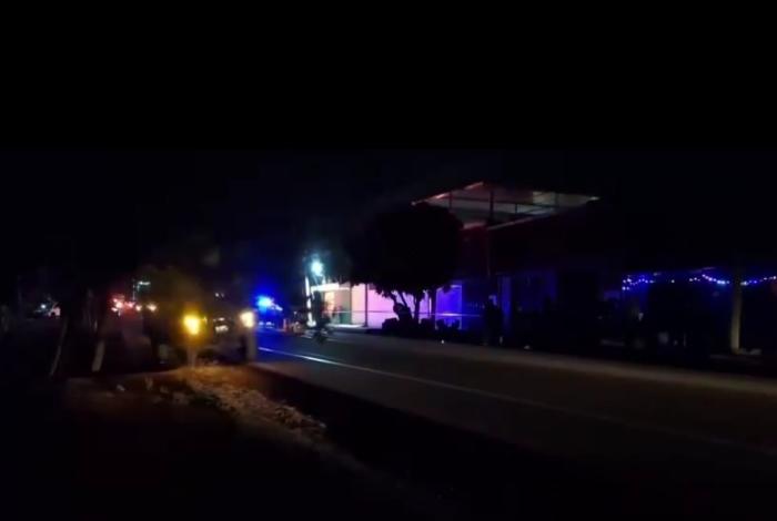 Un joven mu3rt0 y otro grave, deja accidente en la carretera Peribán-Uruapan