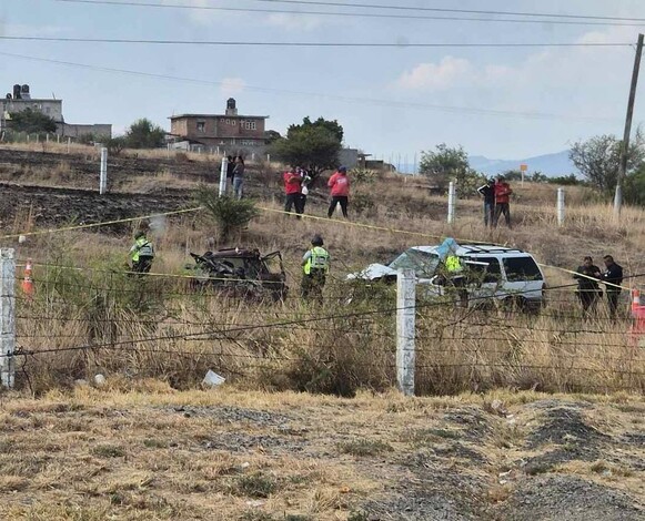 Un muerto y un herido en choque de frente entre coche y vagoneta