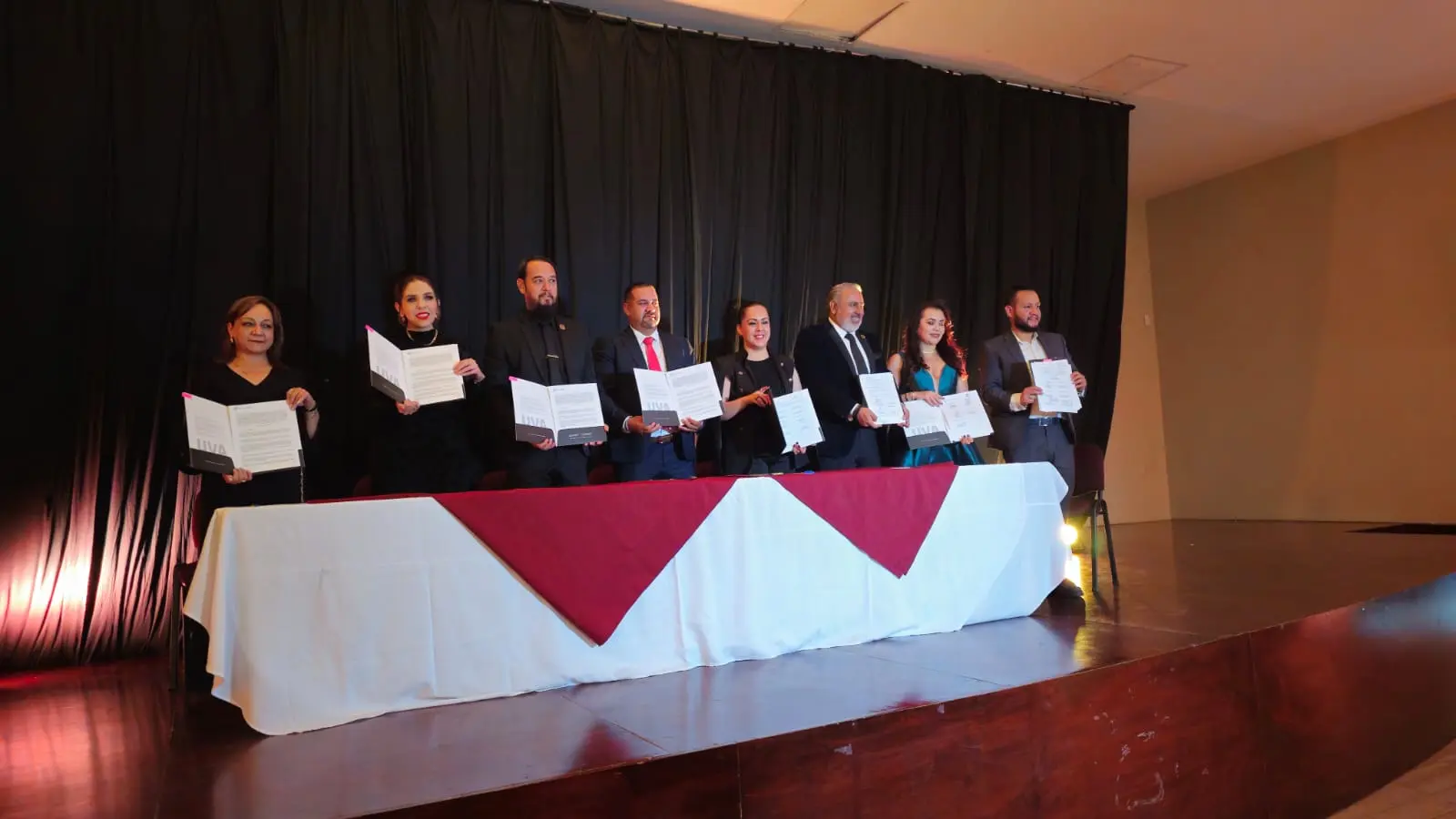 Universidad Vizcaya firma convenio con instituciones para el beneficio de su alumnado