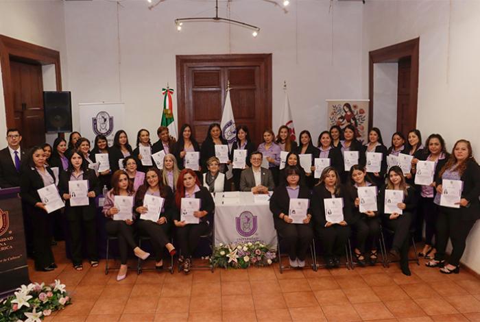 UNLA concluye en Uruapan diplomado para fortalecer la atención a mujeres en situación de violencia